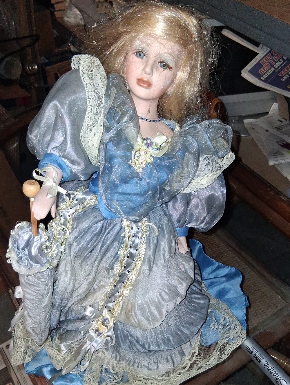 Vintage Golden Keepsakes Porcelain Doll (SKU AB1)
